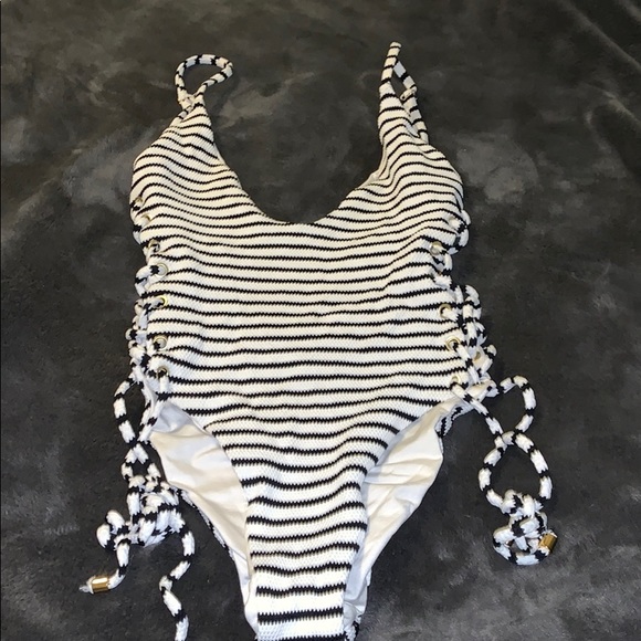 REVOLVE One Piece Bikini - Picture 3 of 5